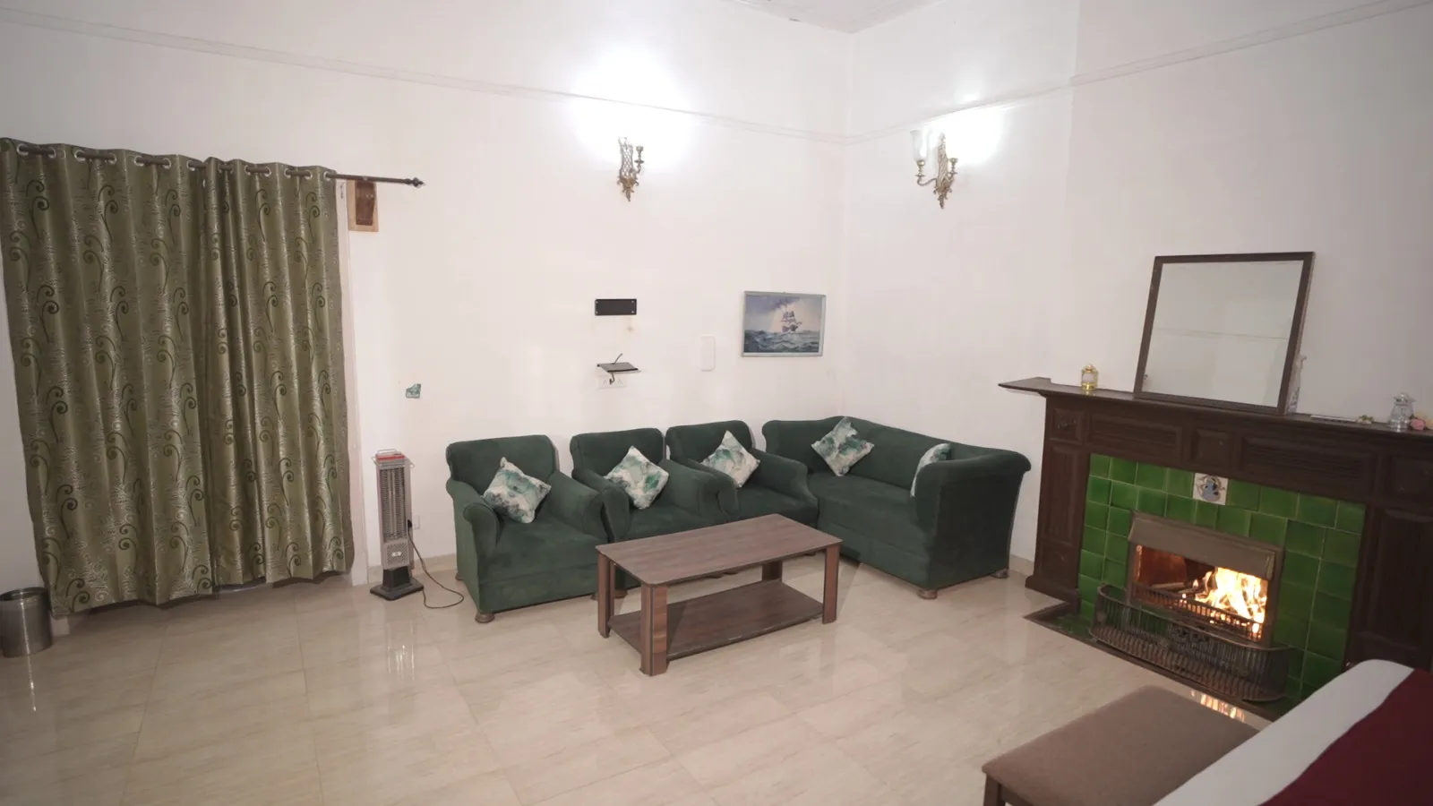 Deluxe Heritage Room at The Palace Homestay Junga - Mountain view room near Shimla